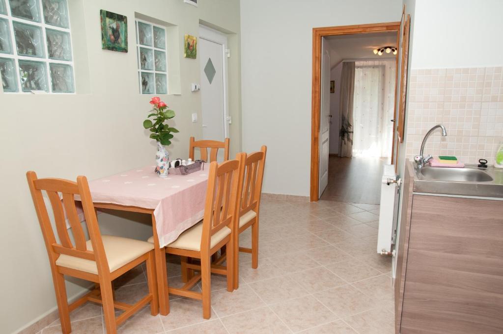Deluxe Apartments Heviz Bilik gambar