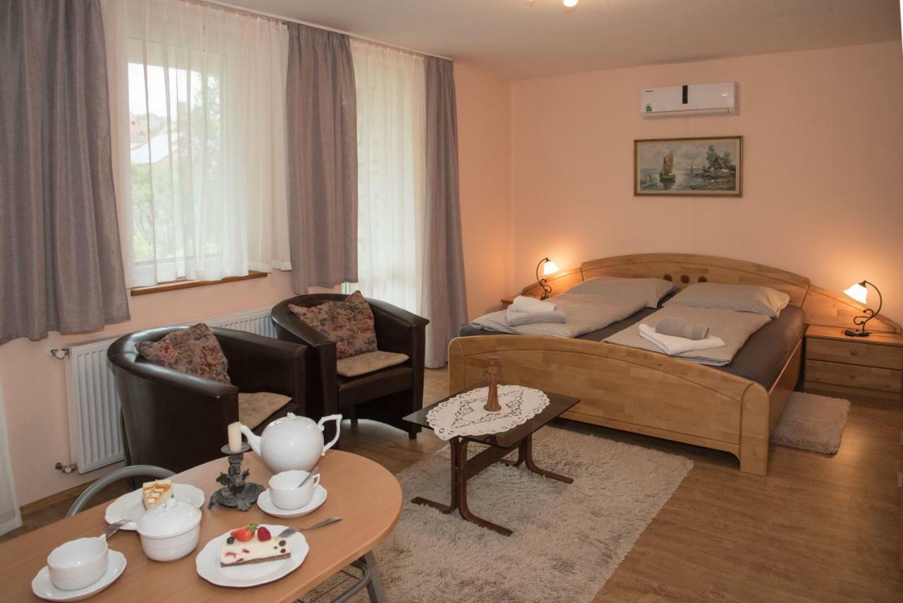 Deluxe Apartments Heviz Luaran gambar